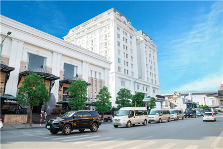 SỰ KHÁC BIỆT GIỮA THUÊ XE CÁ NHÂN VÀ THUÊ XE DOANH NGHIỆP CÓ HỢP ĐỒNG